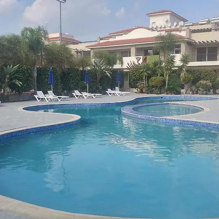 Gardens E104 דירה