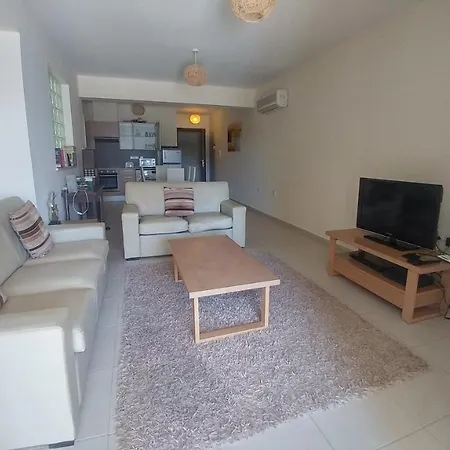 דירה Gardens E104